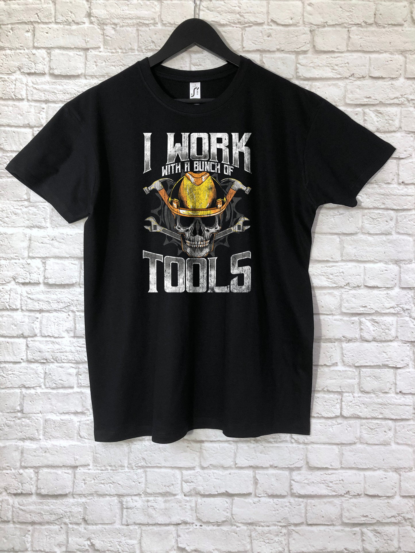 Funny Carpenter T-Shirt, I Work With A Bunch Of Tools Pun Gift Idea, Humorous Manual Worker Woodwork Graphic Tee Top